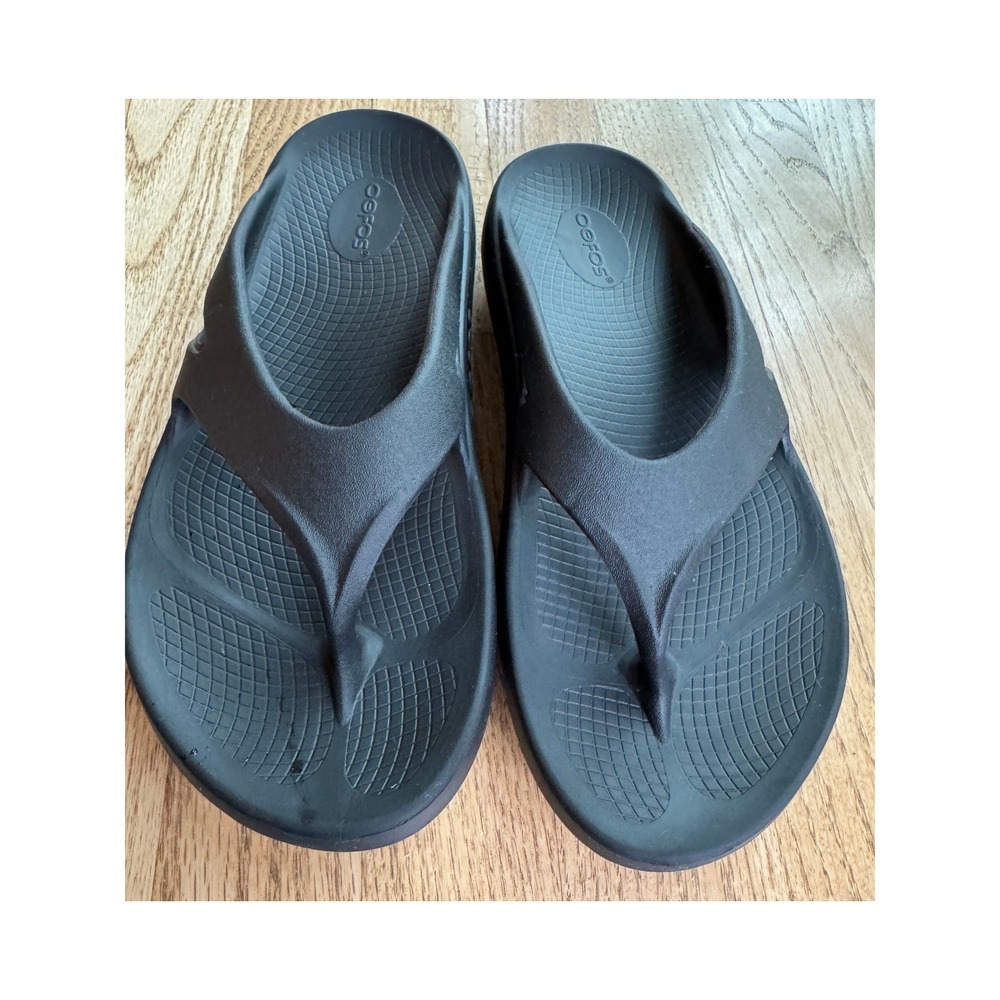 OOFOS OOriginal Recovery Sandals Unisex M9 W11 Black Thong Flip Flops Running